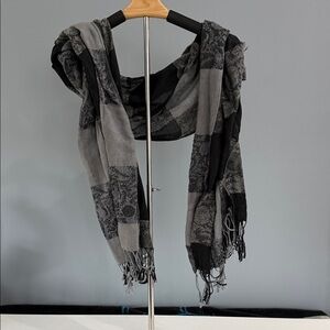 Elegant Black and Gray Scarf